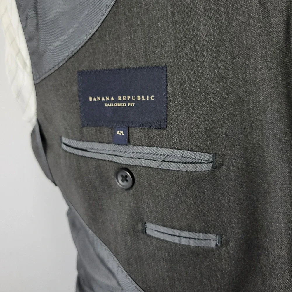 Banana Republic Men's Sport Coat Blazer Two Button‎ Charcoal Lanicifio Wool 42L